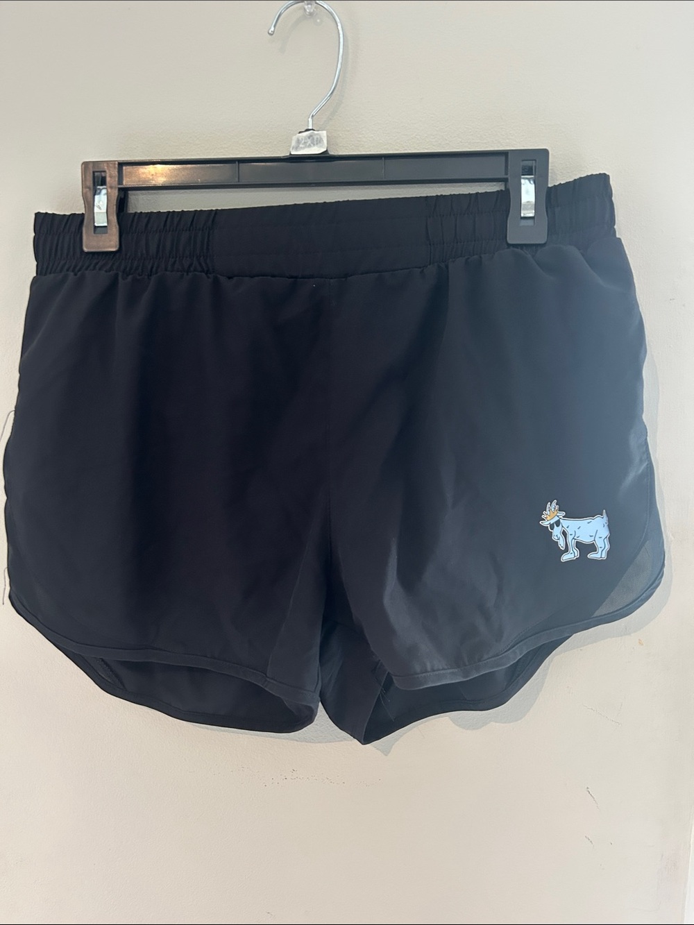 GOAT USA women’s shorts size medium
